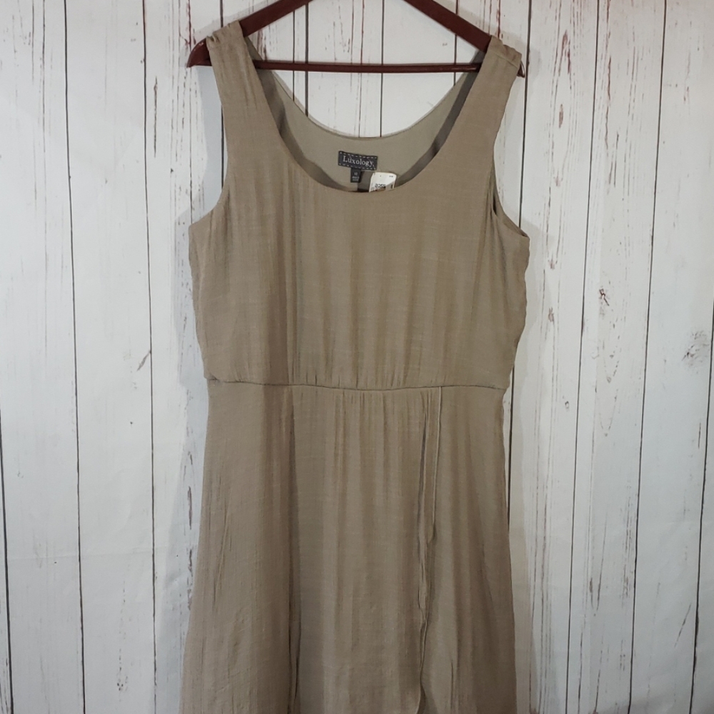 NWT luxology beige sleeveless Hi-Lo dress 12